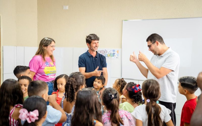Júnior Menezes implanta educação bilíngue na rede pública de União dos Palmares e torna município pioneiro na Zona da Mata