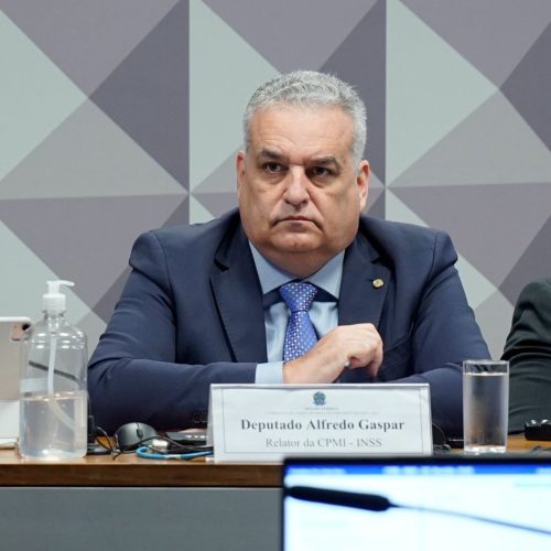 Sob relatoria de Alfredo Gaspar, CPMI do INSS avança com aprovação da quebra de sigilos de Lulinha