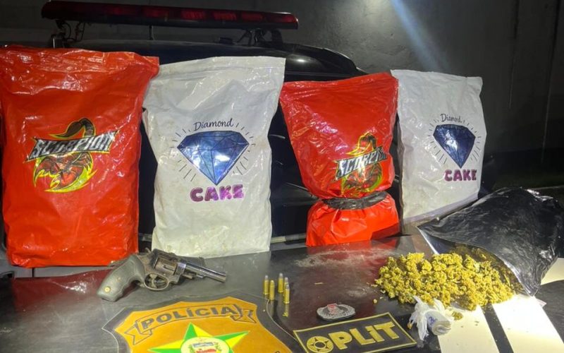 PC apreende 3 kg de maconha e revólver após denúncia no Jacintinho