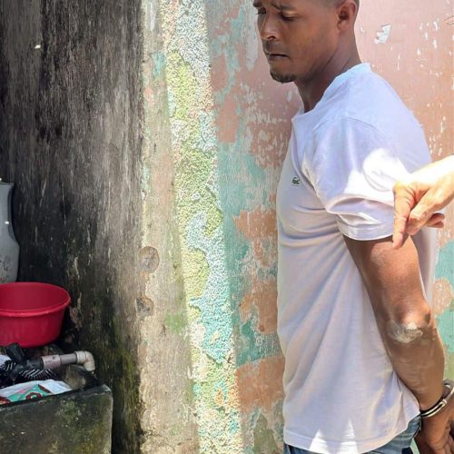 Suspeito de roubar passageiros de van é preso por equipes do GOPES e da Guarda Municipal