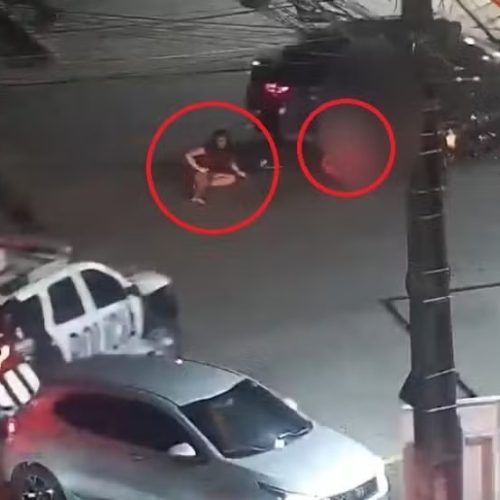 Homem foge com enteadas após discussão e é capturado pela polícia; vítimas pularam do carro para escapar