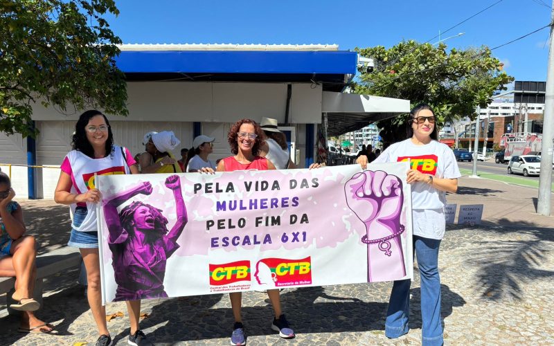 Movimentos sociais realizam ato em Maceió pelo Dia Internacional das Mulheres