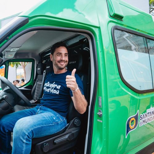 Prefeitura de Santana do Mundaú reforça frota com a entrega de três novos veículos