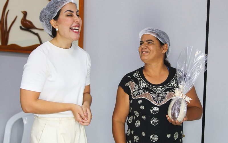 Deputada Gabi Gonçalves realiza oficinas de ovos de Páscoa para mulheres de Rio Largo