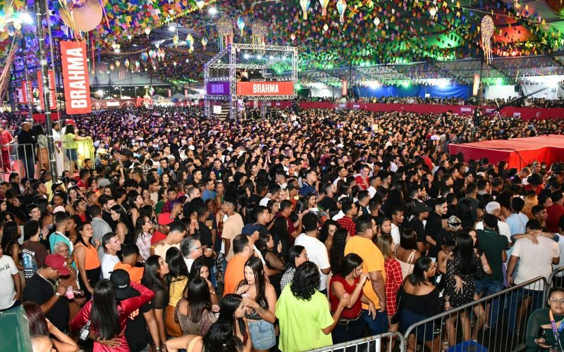 Prefeitos de Alagoas discutem limite para cachês de artistas em festas municipais
