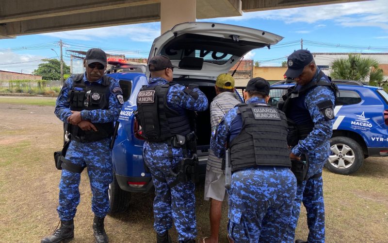 Homem procurado por homicídios é preso em Maceió com auxílio de reconhecimento facial