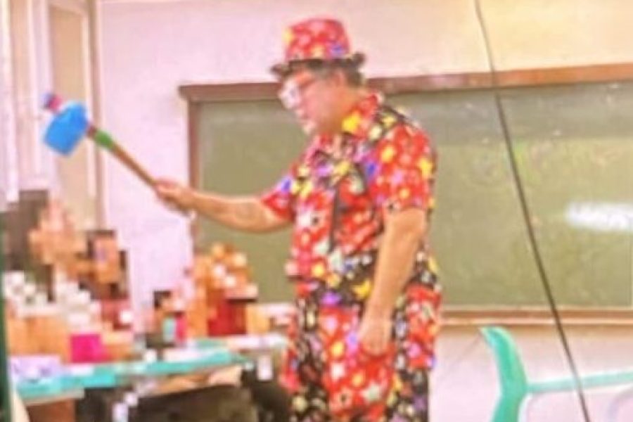 Homem vestido de palhaço entra em salas da UFAL e alunas relatam possível assédio