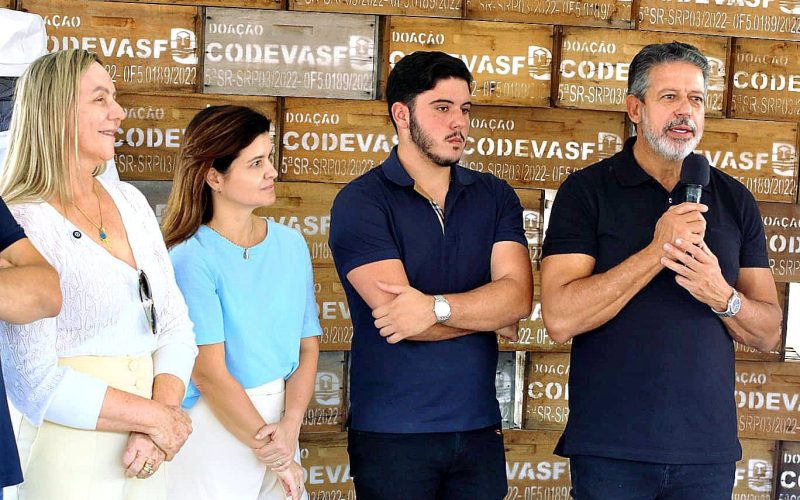Arthur Lira entrega modernização de quase 6 km de ruas e kits de apicultura em Flexeiras