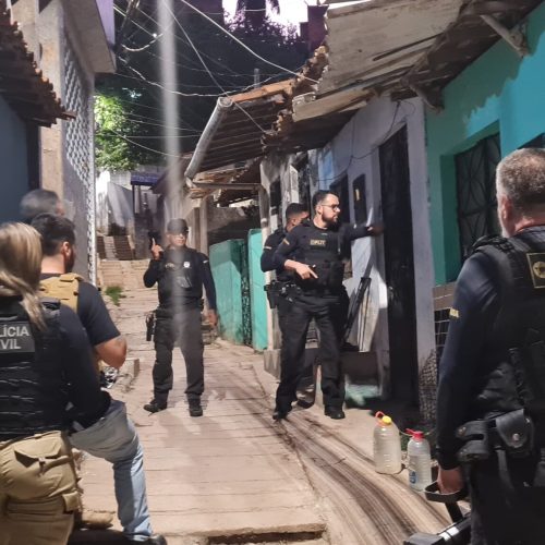 Suspeitos de envolvimento em pornografia infantil e estupro de vulnerável são presos em Maceió