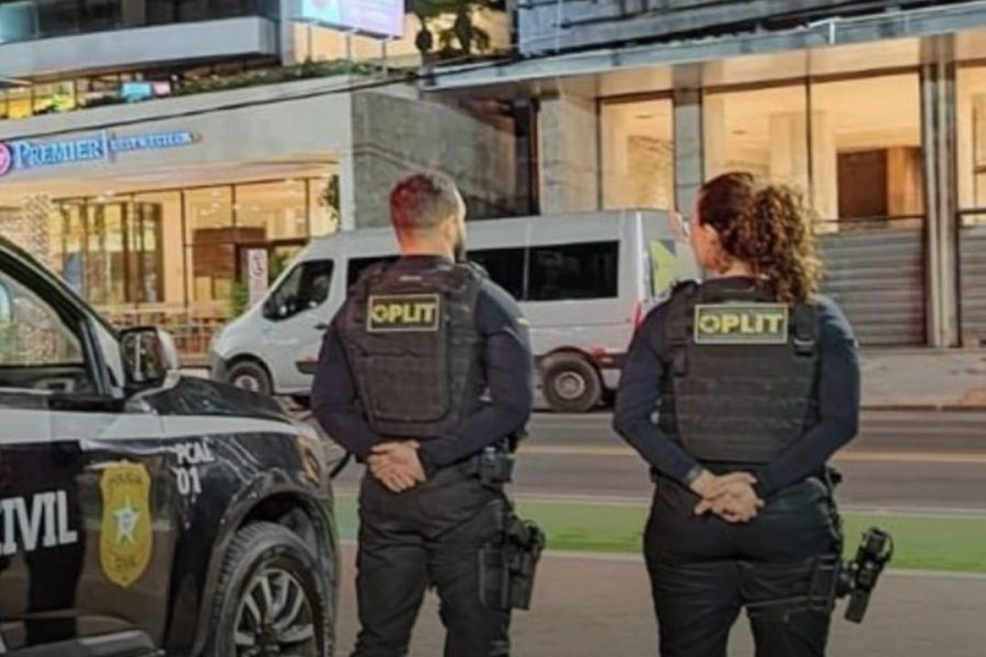 Motorista pega celular de passageira após ela não pagar corrida no bairro da Pajuçara