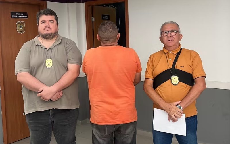 Condenado por feminicídio se entrega à polícia após 13 anos e é preso em Canapi