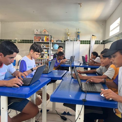Alunos da zona rural de Traipu recebem capacitação em tecnologia Google