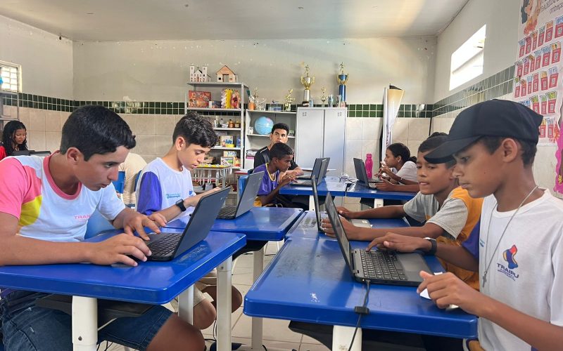 Alunos da zona rural de Traipu recebem capacitação em tecnologia Google