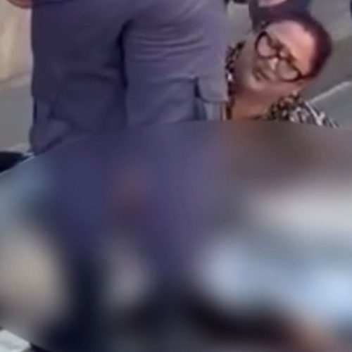 Mãe entra em desespero ao reconhecer filha morta em acidente de moto em Manaus