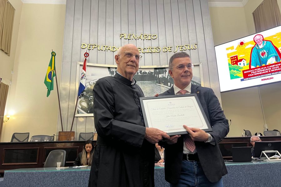 Pastor defende beatificação de Padre Júlio Lancellotti durante homenagem em Alagoas