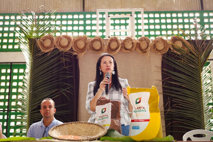 Mais de 14 toneladas de sementes são distribuídas a agricultores em Joaquim Gomes