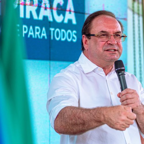 Prefeito Luciano Barbosa alerta moradores que tentarem vender casas doadas na comunidade Mangabeiras