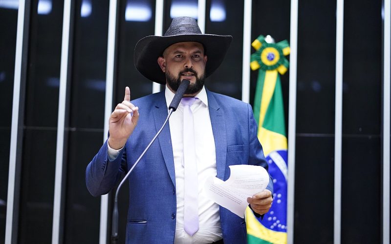 Deputado Zé Trovão volta a atacar Alexandre de Moraes durante CPMI