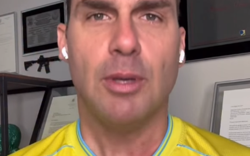 Eduardo Bolsonaro acusa Lula de tentar proteger PCC e Comando Vermelho