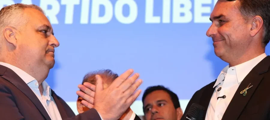 “A partir de janeiro de 2027, será tolerância zero contra o crime organizado”, afirma Alfredo Gaspar ao lado de Flávio Bolsonaro