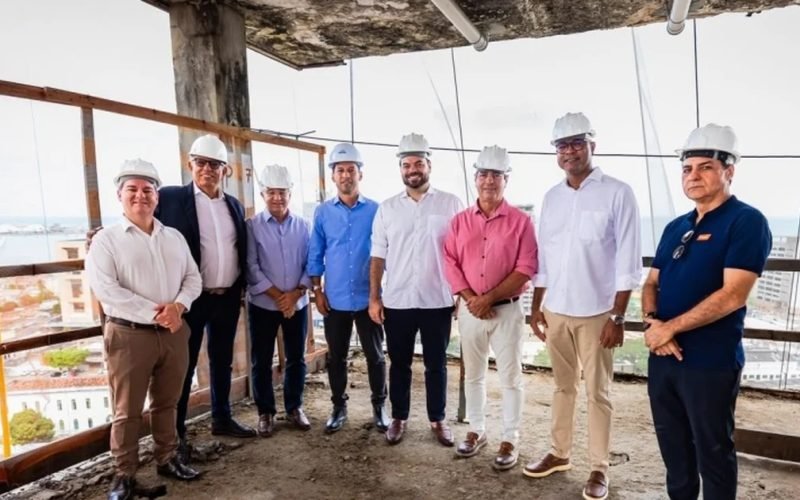 “Estamos devolvendo vida ao Centro de Maceió”, destaca prefeito durante vistoria ao novo Centro Administrativo