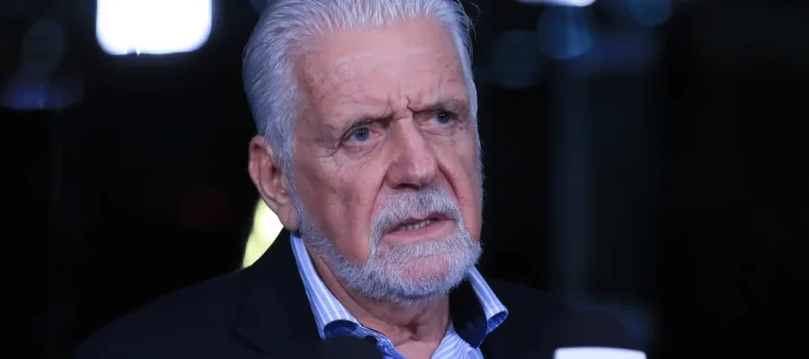 Jaques Wagner confirma saída de liderança do governo no Senado
