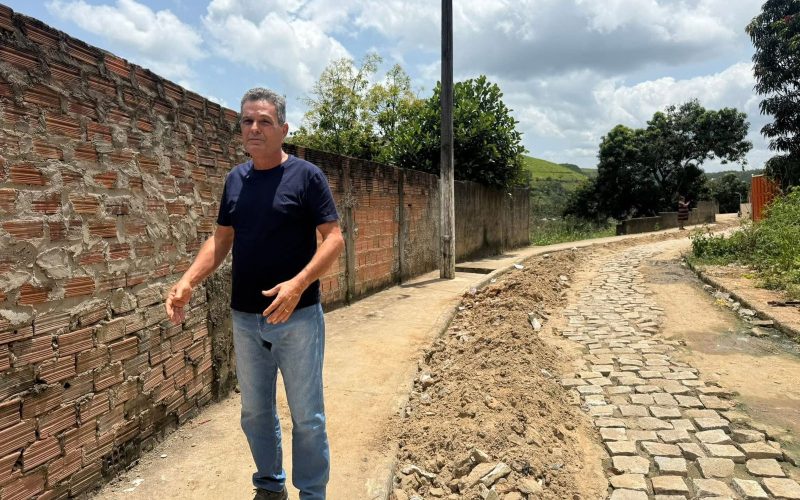 Prefeito de Branquinha vistoria ruas que receberão pavimentação na zona urbana