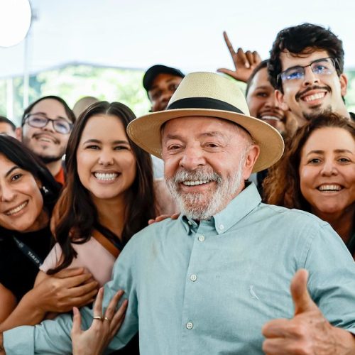 Lula assina decreto que cria o “Serasa do celular roubado” e afirma: “muita coisa vai mudar”