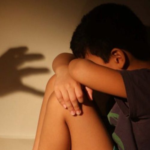 Pais denunciam suposto abuso contra criança em creche de Teotônio Vilela após encontrarem marcas no corpo