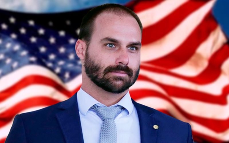 Eduardo Bolsonaro consegue Green Card e se torna residente permanente nos EUA