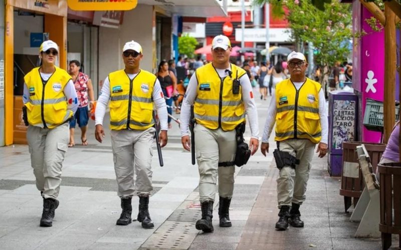 Homem em situação de rua procura agentes do Ronda no Bairro para se entregar à Justiça em Maceió