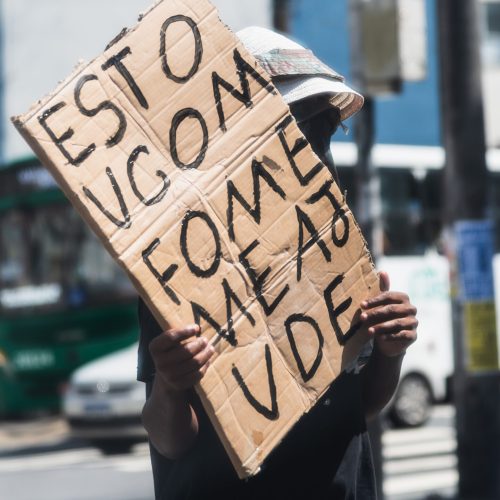 Ministro de Lula afirma que mais de 3,5 milhões brasileiros saíram da pobreza em 2024