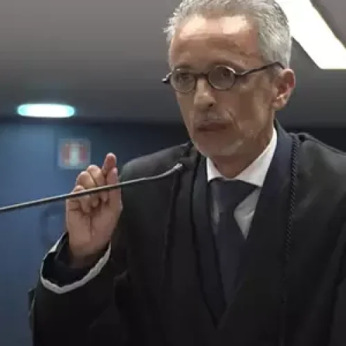 Advogado de Mauro Cid pede que todos direitos de colaboração premiada sejam cumpridos