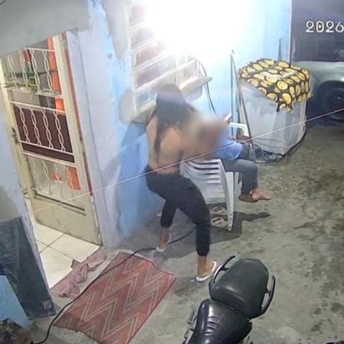 Alagoana é esfaqueada dentro de casa com bebê no colo por mulher trans