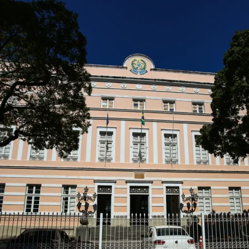 Preso por golpes e estelionato em Maceió recebeu salário de R$17mil na Assembleia Legislativa de Alagoas