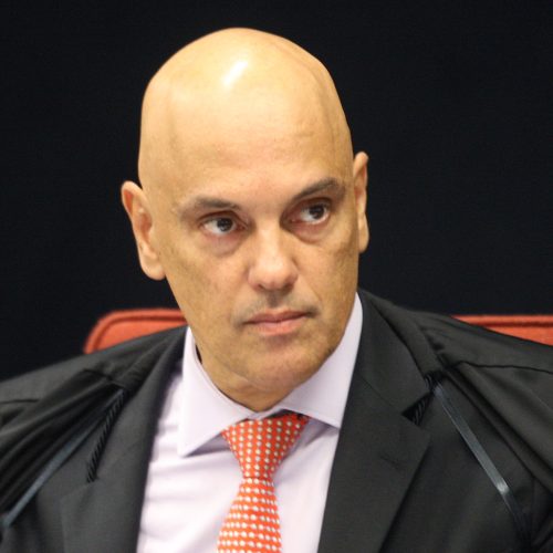 EUA querem tirar acesso de Alexandre de Moraes à passagens aéreas, hotéis e Apple