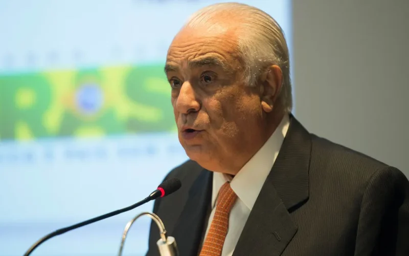Deputado é expulso do PL após elogiar Moraes e criticar Trump