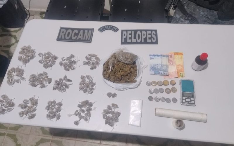 Pedreiro e mais dois são presos por tráfico no interior; mais de 130 “balinhas” de droga são apreendidas
