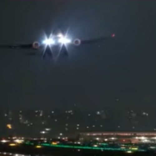 Explosão em avião em SP: passageiros aguardam quase uma hora após pouso de emergência