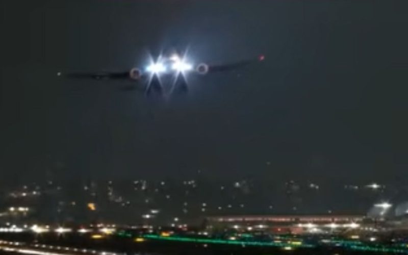 Explosão em avião em SP: passageiros aguardam quase uma hora após pouso de emergência