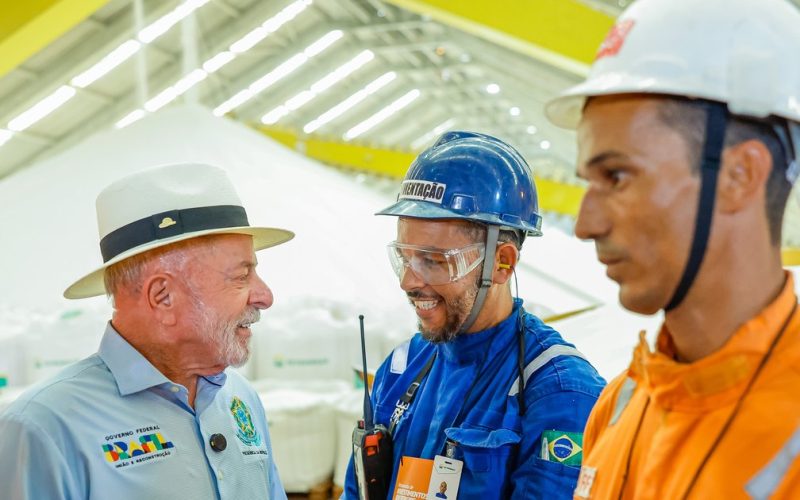 “Nós vamos combater eles aqui dentro”, diz Lula sobre PCC e Comando Vermelho