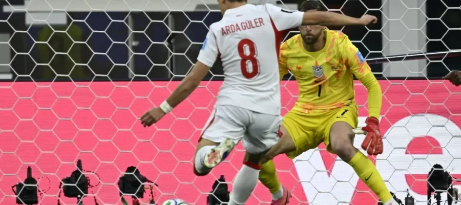 Turquia vence Estados Unidos nos acréscimos e encerra participação com triunfo na Copa do Mundo