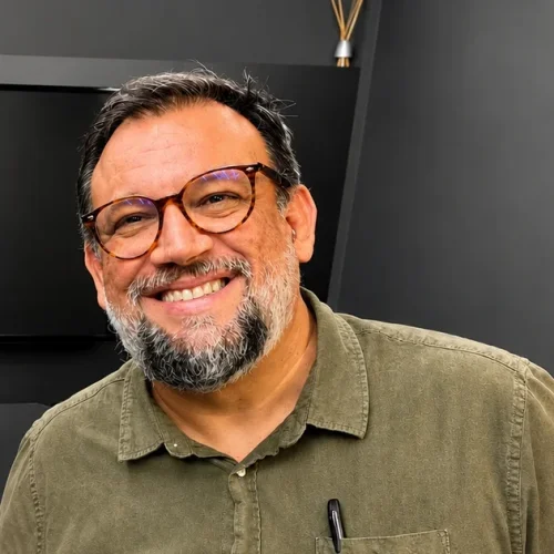 “Melhor governo da história?”, pré-candidato ao Senado aponta pobreza e analfabetismo em Alagoas
