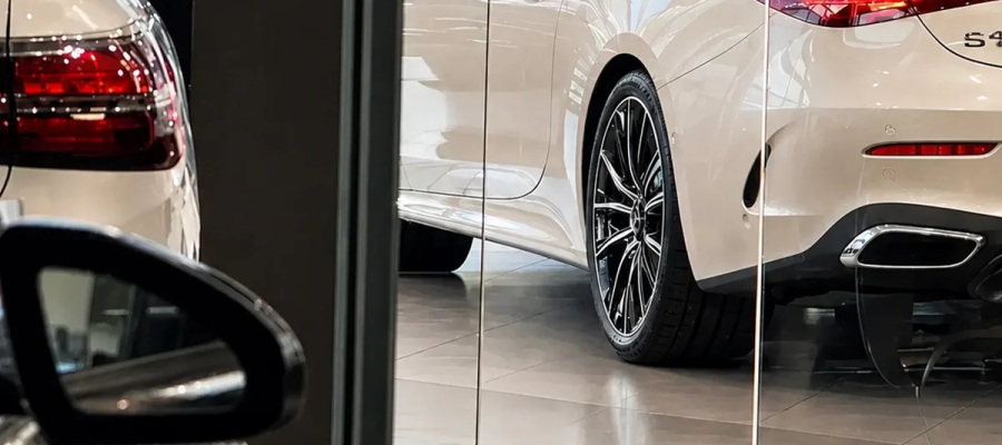 Lamine Yamal vira assunto nas redes sociais após presentear namorada com Mercedes de luxo