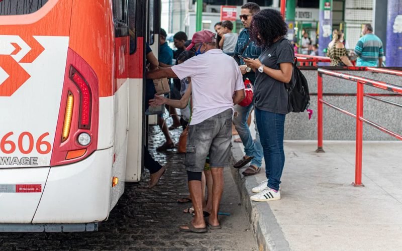 Linha do ônibus 4006 terá itinerário alterado por obra de saneamento em Maceió