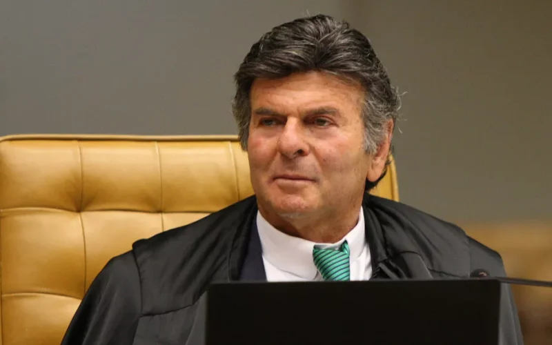 Fux vota por condenação de Braga Netto por abolição do Estado Democrático de Direito