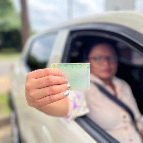 Deputados aprovam projeto que estende para 60 dias a validade da CNH vencida