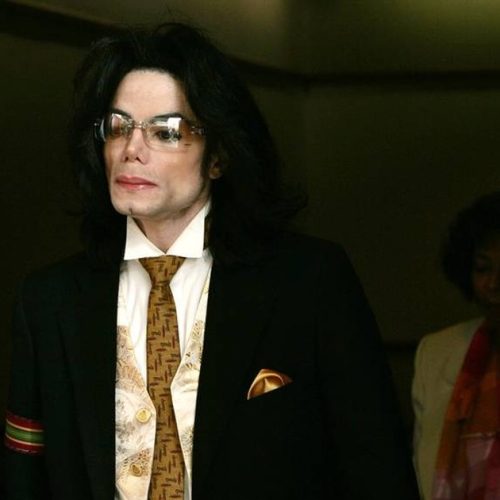 Netflix revive polêmica e lança série sobre acusações contra Michael Jackson
