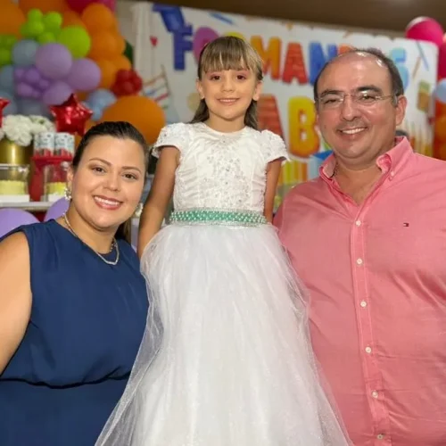 Prefeito de Junqueiro celebra formatura da filha na rede pública de ensino