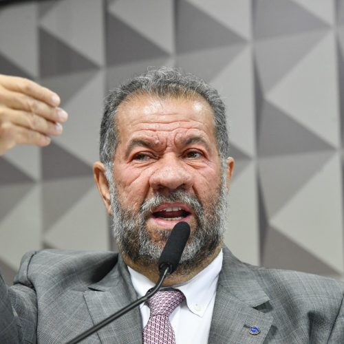 CPMI do INSS ouve o ex-ministro da Previdência Carlos Lupi nesta segunda-feira (8)